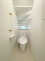 トイレ　お手洗いは1階と2階にございます(^^)/混み合う朝も安心ですよ！