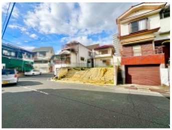 �O�ʓ��H�܂ތ��n�ʐ^�@�O�ʓ��H����8���I
�X���[�Y�ɒ��ԏo���܂��ˁI