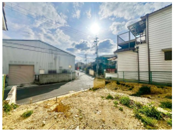 �O�ʓ��H�܂ތ��n�ʐ^�@�������L�x4LDK����炵�₷���Ԏ��ł��̂ŁA�q���������̂����������܂��ˁ�