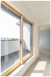 ���̑����ρ@�o���R�j�[�ɖʂ���2�K�z�[���́A�ۂ��ۂ������������ڂ������o���܂���(��^^��)