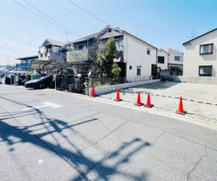 �O�ʓ��H�܂ތ��n�ʐ^�@�O�ʓ��H����5.4���������܂��I
�ؑւ����X���[�Y�ɏo����̂ŁA���Ԃ��s���ȕ������S�ł���